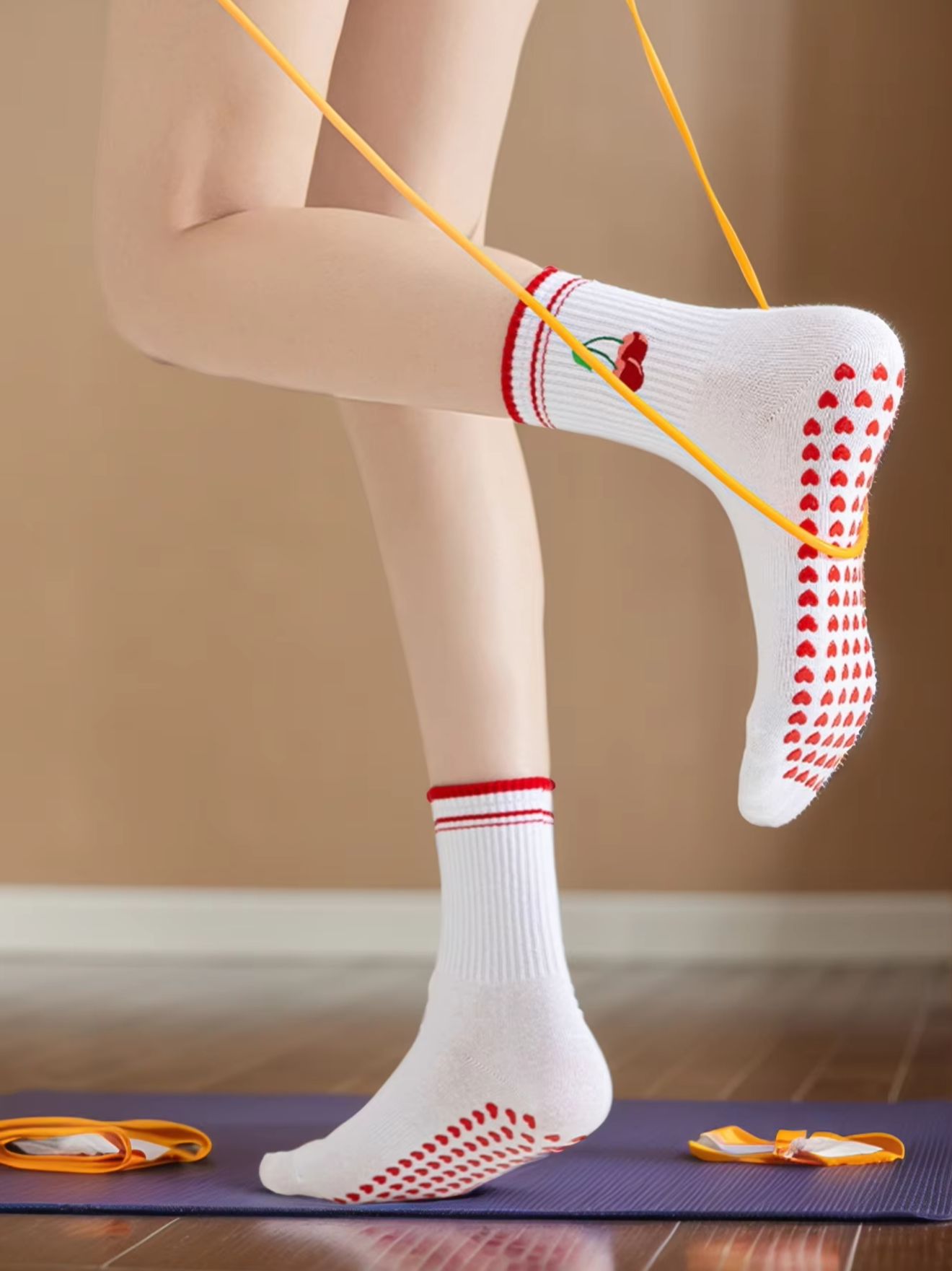 Pilates & Yoga Unleashed Studio Tuckahoe - 1 пара профессиональных носков для йоги,